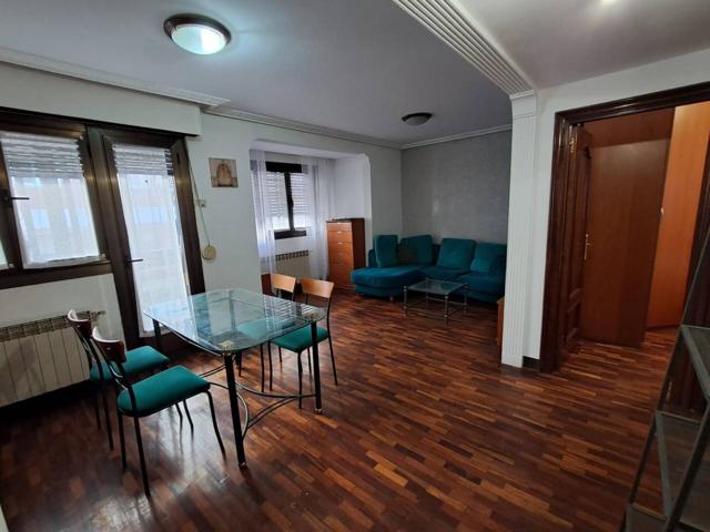 Apartamento en calle Oviedo photo 0