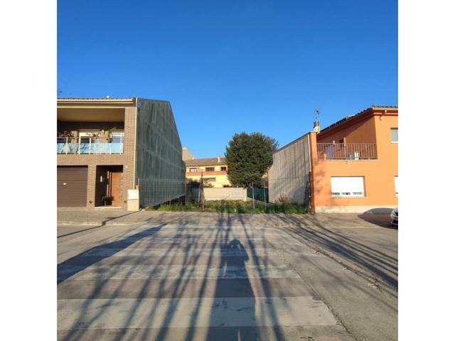 Terreno en venta en Llagostera photo 0