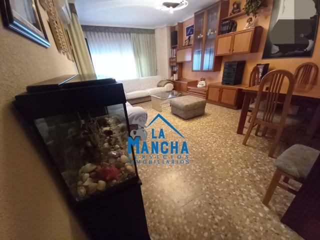 INMOBILIARIA LA MANCHA VENDE PISO EN LUIS BADÍA photo 0