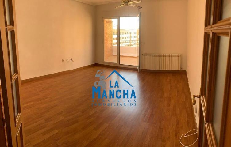 INMOBILIARIA LA MANCHA VENDE ÁTICO EN ZONA CIRCUNVALACIÓN-CARREFOUR photo 0