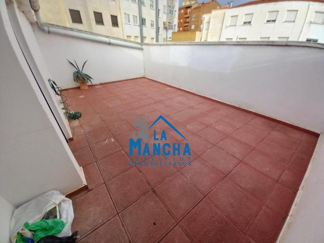 REF:Y062. INMOBILIARIA LA MANCHA VENDE ESPECTÁCULAR DÚPLEX EN BARRIO INDUSTRIA photo 0