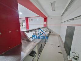 INMOBILIARIA LA MANCHA ALQUILA CON OPCION A COMPRA LOCAL COMERCIAL EN ZONA FERIA photo 0