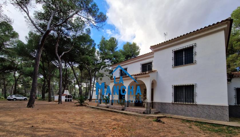 INMOBILIARIA LA MANCHA VENDE CHALET EN LOS PINARES DEL JUCAR photo 0