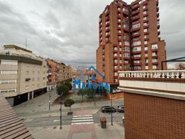 INMOBILIARIA LA MANCHA VENDE ÁTICO EN EL CENTRO DE ALBACETE photo 0