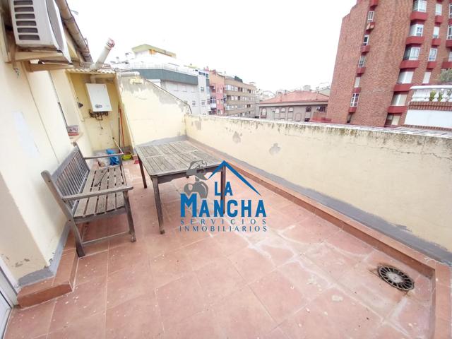 REF: VY122. INMOBILIARIA LA MANCHA VENDE ÁTICO DE 2 HABITACIONESEN ZONA CENTRO. photo 0