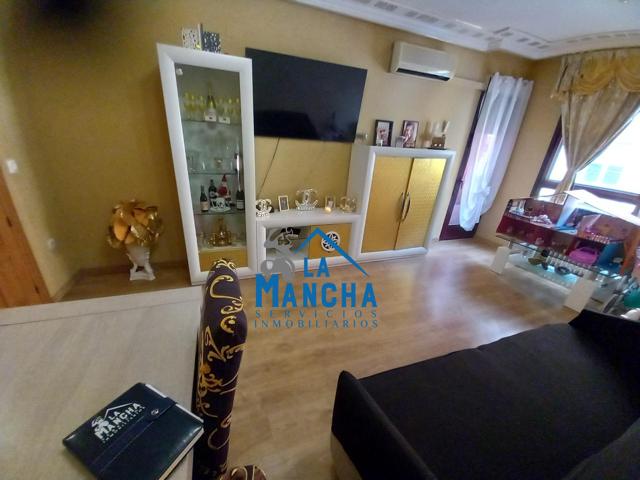 INMOBILIARIA LA MANCHA VENDE PISO EN ZONA FERIA photo 0