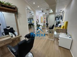 INMOBILIARIA LA MANCHA TRASPASA SALÓN DE TRATAMIENTO DE UÑAS EN PLENO CENTRO DE ALBACETE photo 0