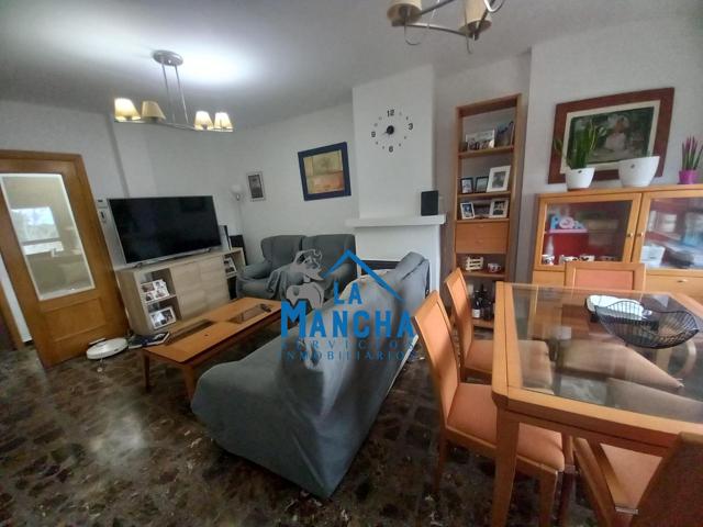 REF: Y089. INMOBILIARIA LA MANCHA VENDE FANTÁSTICO PISO DE 3 HABITACIONES EN LA ZONA DEL ÁRBOL. photo 0
