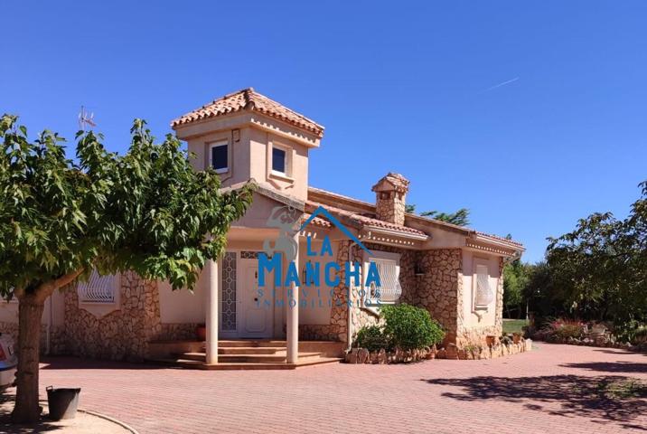 INMOBILIARIA LA MANCHA VENDE ESPECTACULAR CASA INDEPENDIENTE photo 0