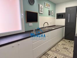 INMOBILIARIA LA MANCHA VENDE PISO REFORMADO CON GARAJE EN ZONA PARQUE SUR DE ALBACETE photo 0