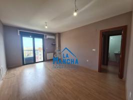 INMOBILIARIA LA MANCHA VENDE APARTAMENTO CON GARAJE Y TRASTERO EN CHINCHILLA DE MONTEARAGON photo 0