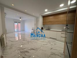 INMOBILIARIA LA MANCHA VENDE PISO REFORMADO A ESTRENAR EN ZONA FERIA DE ALBACETE photo 0