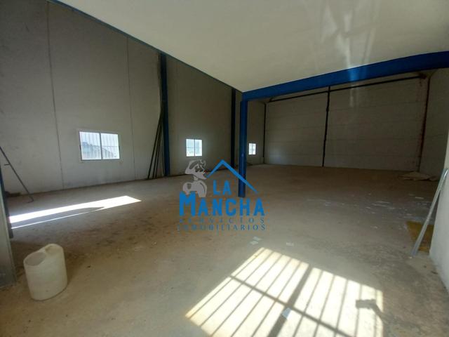 INMOBILIARIA LA MANCHA ALQUILA NAVE INDUSTRIAL EN POLIGONO ROMICA DE ALBACETE photo 0