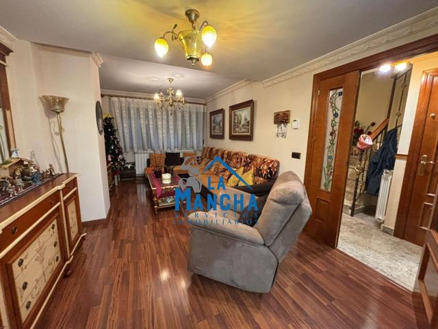 INMOBILIARIA LA MANCHA VENDE ADOSADO DE CALIDAD EN ZONA CARREFOUR DE ALBACETE photo 0