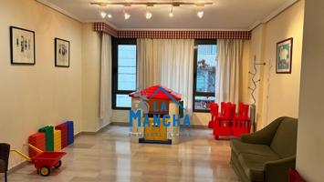 INMOBILIARIA LA MANCHA VENDE PISO EN PLENO CENTRO DE ALBACETE. photo 0