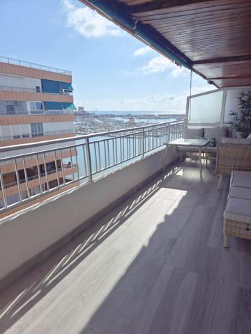 Excelente apartamento con vistas al mar en Torrevieja photo 0