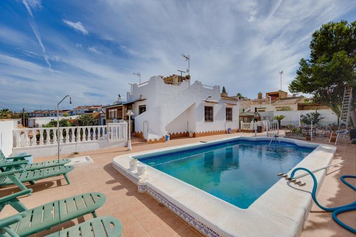 GRAN CHALET INDEPENDIENTE EN LOS BALCONES (TORREVIEJA), 4 HAB, 3 HAB photo 0