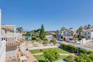 GRAN BUNGALOW PLANTA BAJA CON 2 PISCINAS COMUNITARIAS EN ORIHUELA COSTA, 2 HAB, 1 BAÑO photo 0