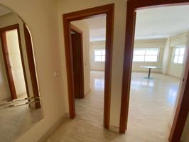 GRAN APARTAMENTO A 100 METROS DE LA PLAYA, 4 HAB, 2 BAÑOS photo 0