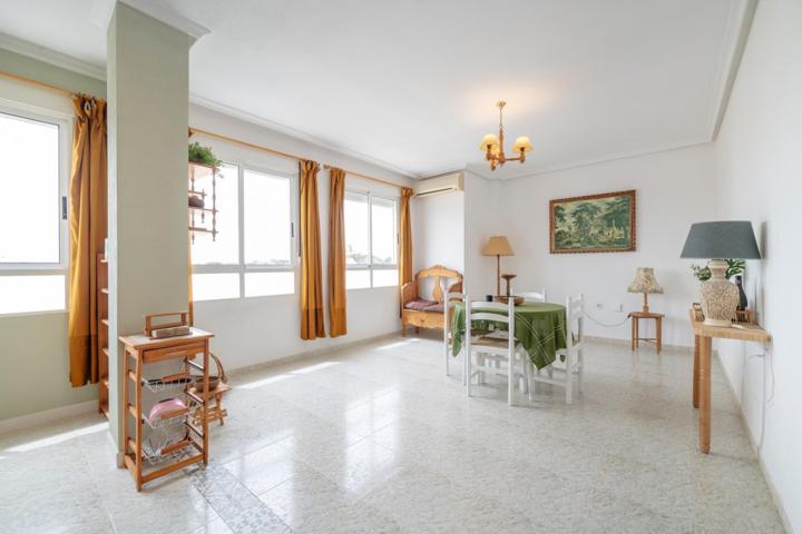 GRAN APARTAMENTO EN LOS MONTESINOS 3 HAB, 1 BAÑO photo 0
