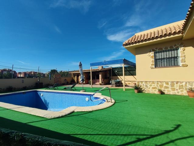 GRAN CHALET EN TORREVIEJA, 5 HAB, 2 BAÑOS photo 0
