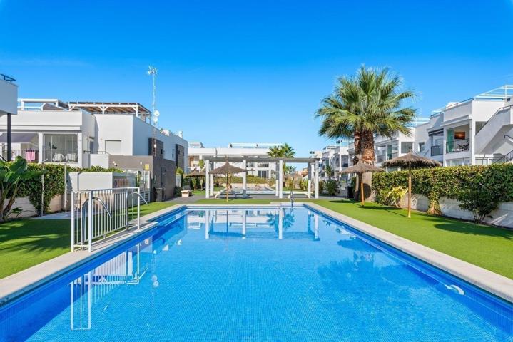 GRAN APARTAMENTO EN TORREVIEJA, 3 HAB, 2 BAÑOS photo 0