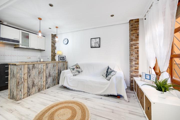 GRAN BUNGALOW BAJO EN TORREVIEJA, 1 HAB, 1 BAÑO photo 0