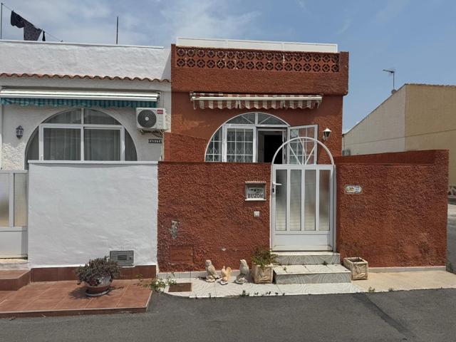 GRAN CHALET EN TORREVIEJA, 2 HAB, 2 BAÑO photo 0