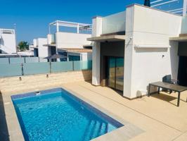GRAN VILLA CON PISCINA PRIVADA EN CIUDAD QUESADA, 3 HAB, 2 BAÑOS photo 0