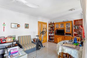 GRAN APARTAMENTO EN TORREVIEJA, 2 HAB, 2 BAÑOS photo 0