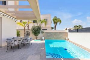 GRAN CHALET EN TORREVIEJA, 3 HAB, 2 BAÑOS photo 0