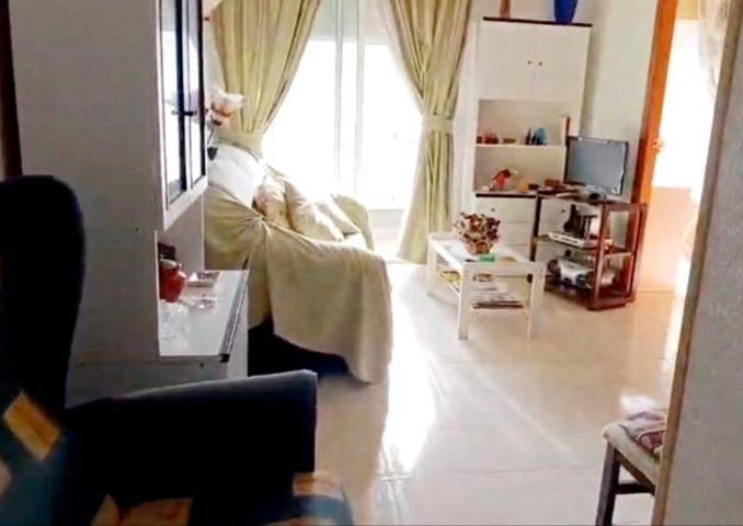GRAN APARTAMENTO EN TORREVIEJA, 2 HAB, 1 BAÑOS photo 0