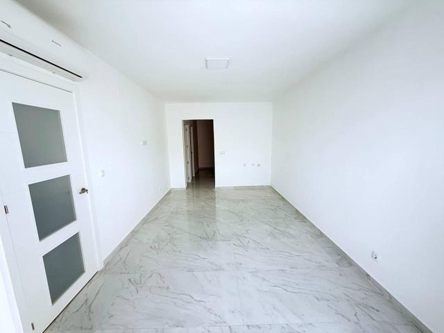 GRAN APARTAMENTO REFORMADO EN TORREVIEJA, 2 HAB, 1 BAÑO photo 0