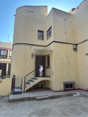 GRAN ADOSADO EN GUARDAMAR, 4 HAB, 2 BAÑOS photo 0