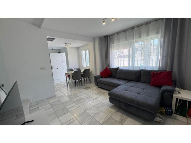 GRAN CHALET ADOSADO EN TORREVIEJA, 2 HAB, 2 BAÑOS photo 0