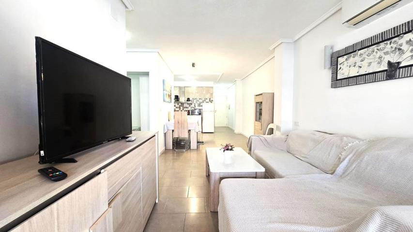 GRAN APARTAMENTO A 100 METROS DE LA PLAYA EN TORREVIEJA, 3 HAB, 1 BAÑO photo 0