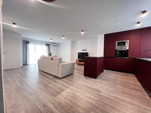 GRAN APARTAMENTO REFORMADO A 100 METROS DE LA PLAYA EN TORREVIEJA, 3 HAB, 2 BAÑOS photo 0