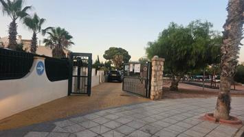 GRAN BUNGALOW EN TORREVIEJA, 2 HAB, 2 BAÑOS photo 0