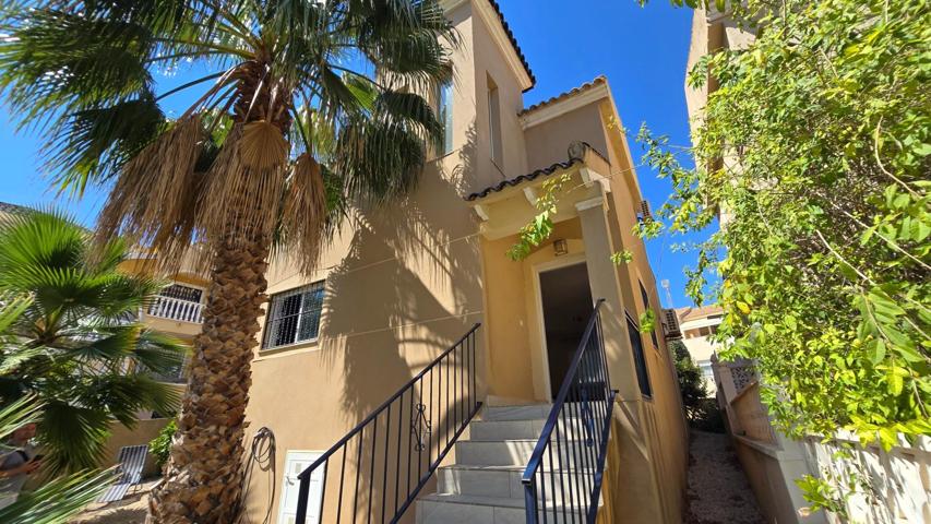 GRAN CHALET EN ORIHUELA COSTA, 2 HAB, 2 BAÑOS photo 0