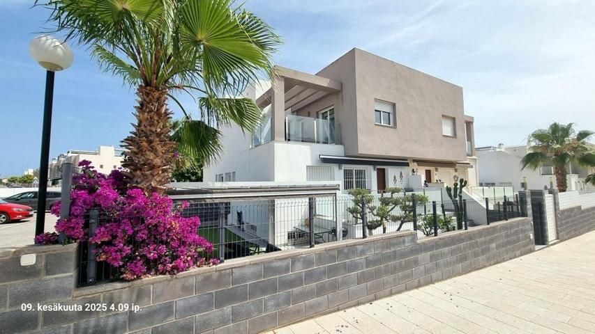 GRAN CASA TIPO QUAD EN TORREVIEJA, 3 HAB, 3 BAÑOS photo 0