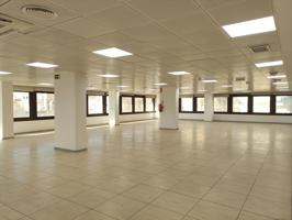 CUZCO-ORENSE , 460m2, exterior con 3 fachadas a la calle muy luminosa photo 0