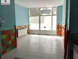 SE ALQUILA LOCAL EN CL ARMUÑA photo 0