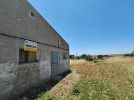 TERRENO URBANO, CON DOS NAVES INDUSTRIALES, EN ALDEA REAL (SEGOVIA) photo 0