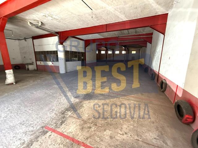 LOCAL DE 500 M², MUY CÉNTRICO (ZONA UNIVERSIDAD MARÍA ZAMBRANO) photo 0