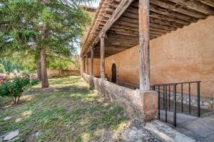 Casa rural con encanto + vivienda en Palomera. No es una casa, es tu plan B convertido en vida. photo 0