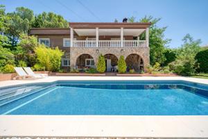 Unifamiliar En venta en El Monte, Torrelodones photo 0