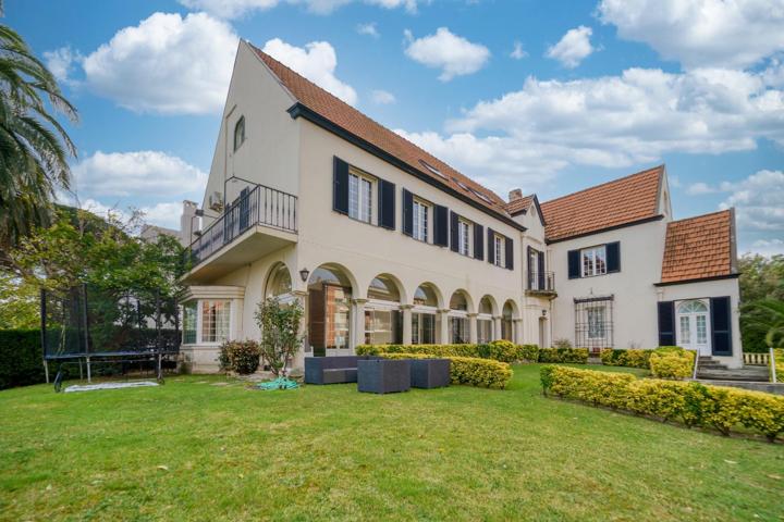 Unifamiliar En venta en Las Arenas Centro, Getxo photo 0