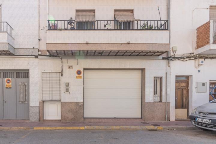 Casa en venta en Alginet photo 0