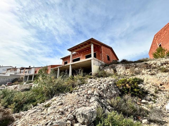 CHALET EN CONSTRUCCIÓN EN LA BESANA DE L'ENOVA photo 0