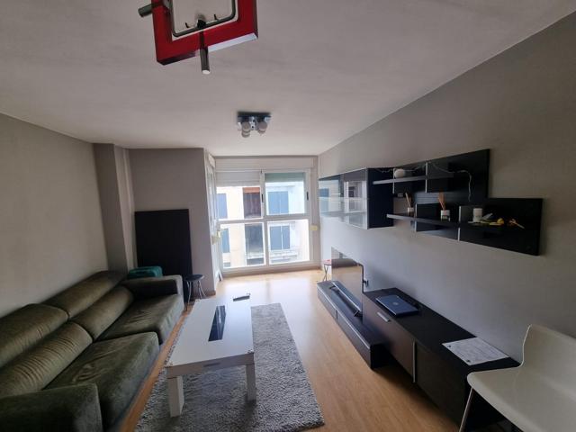 Piso de dos habitaciones y dos baños con plaza de garaje en Carlet photo 0